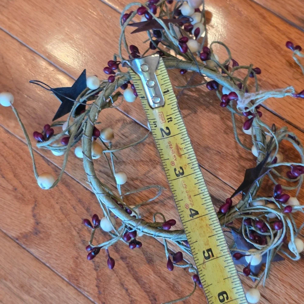 Pip Berry 9' Garland, Candle Rings Set Red Cream Rustic Primitive Christmas Star
